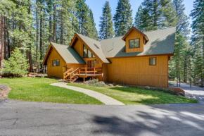 Spacious Retreat with Backyard 1 Mi to Lake Almanor